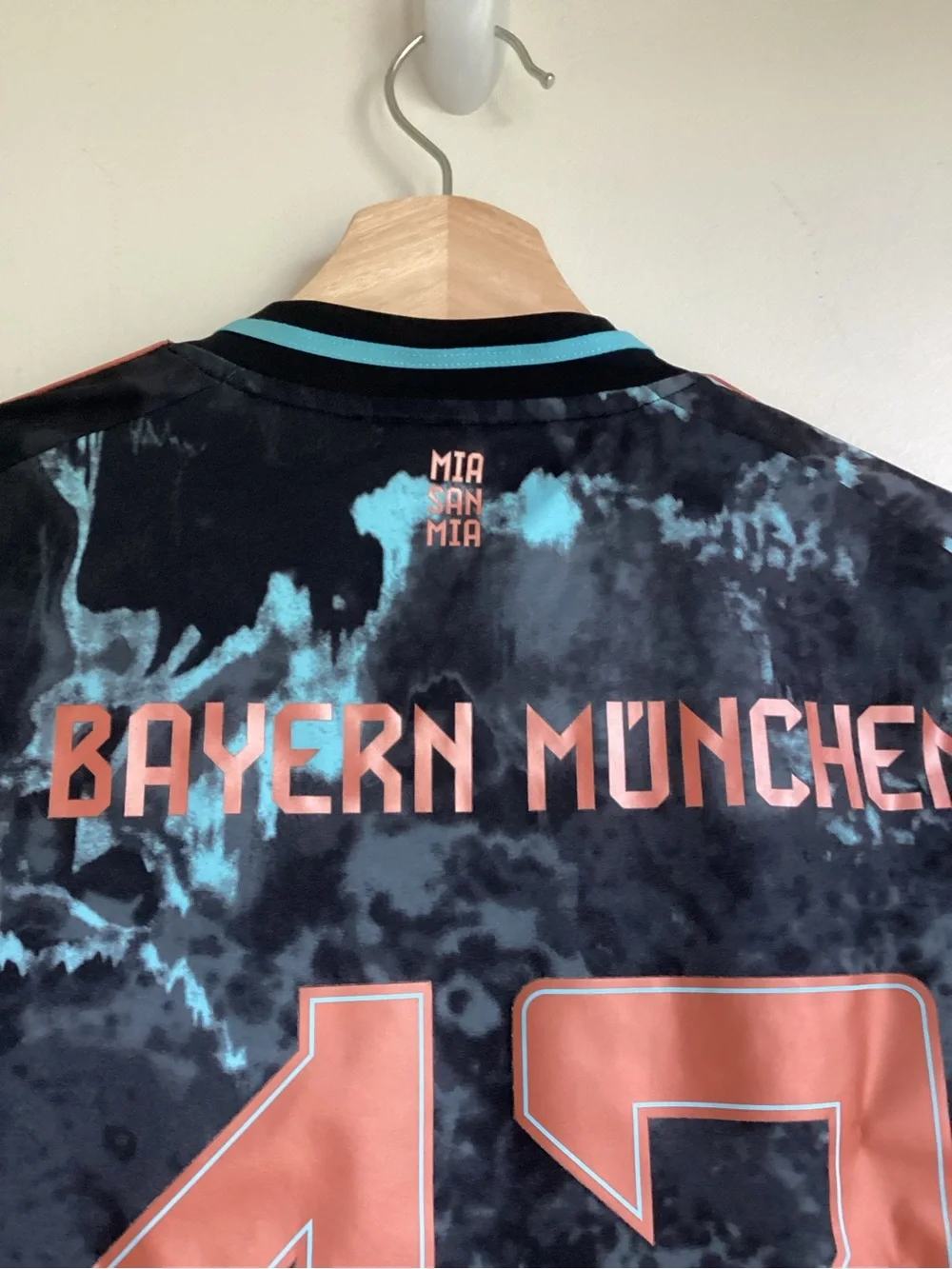 Adidas FC Bayern Munich 2024/25 Away Soccer  Jersey Small Slim Fit